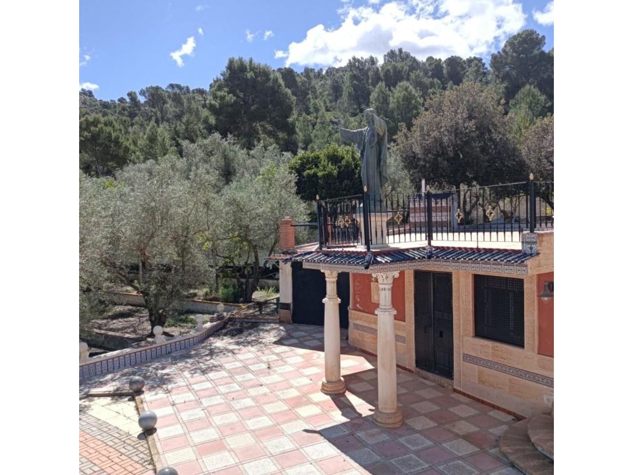 Chalet en venta en Villena - Image 4