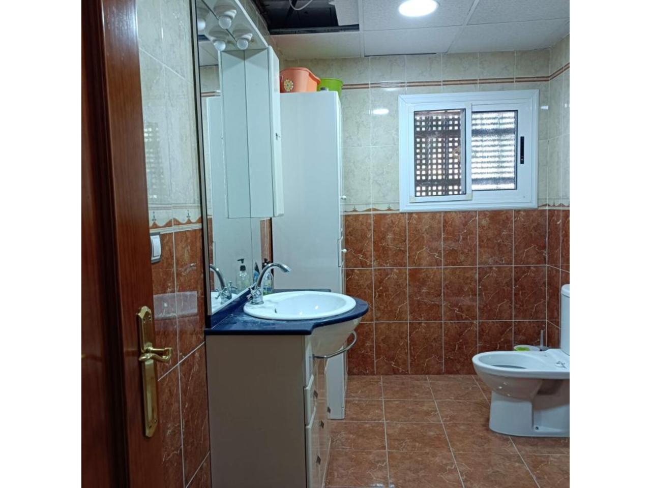 Chalet en venta en Villena - Image 10