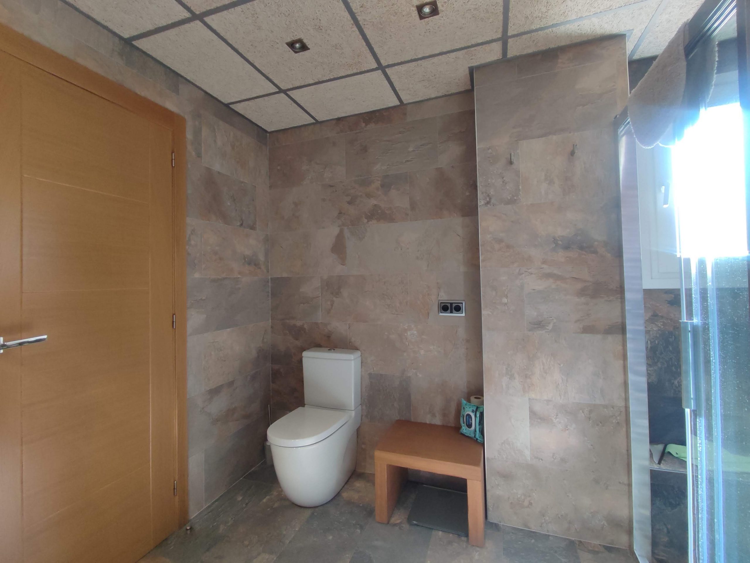 CASA ADOSADA CON AMPLIO LOCAL MAS DOS PLANTAS CON TERRAZAS - Image 8