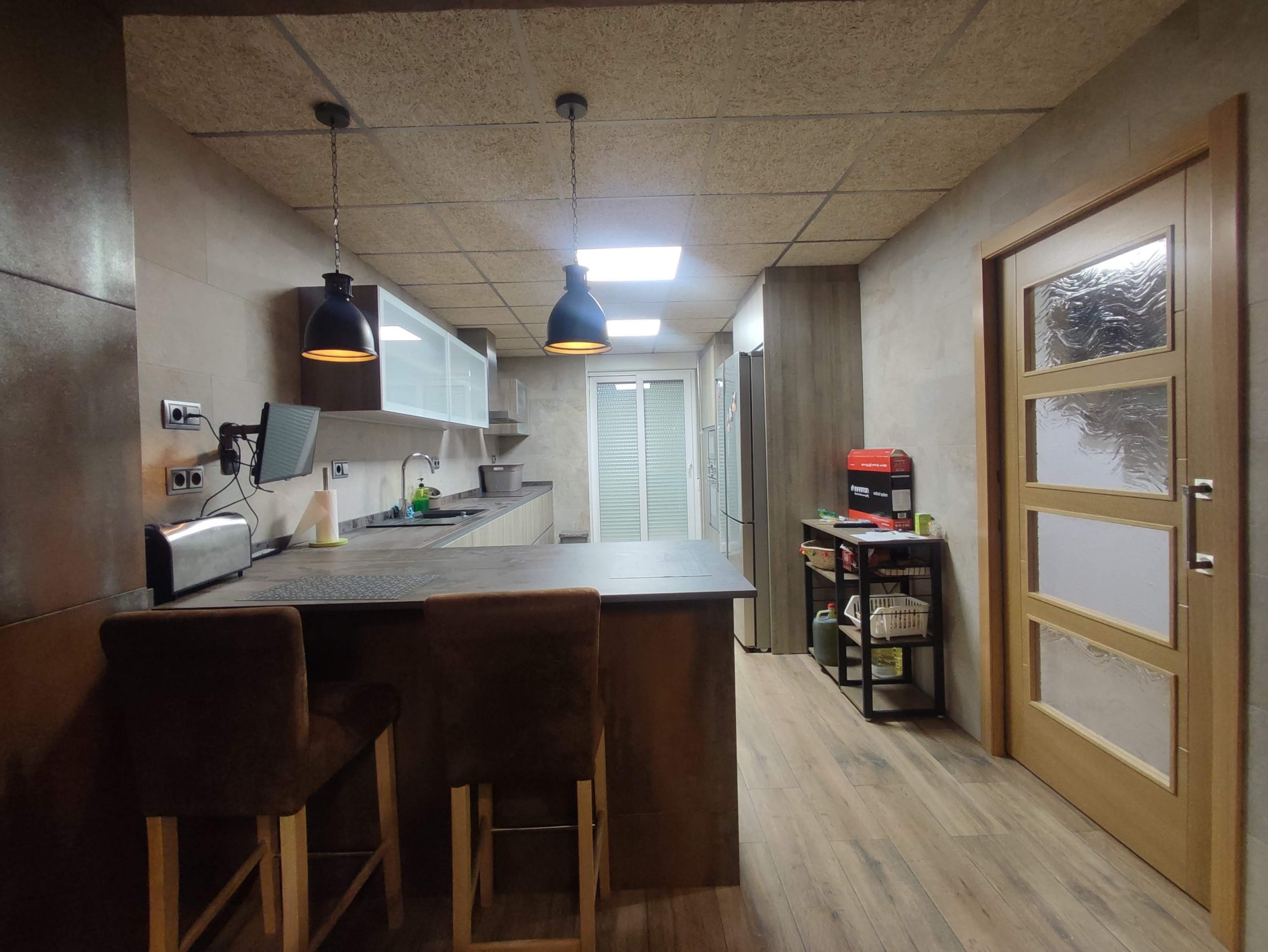 CASA ADOSADA CON AMPLIO LOCAL MAS DOS PLANTAS CON TERRAZAS - Image 13