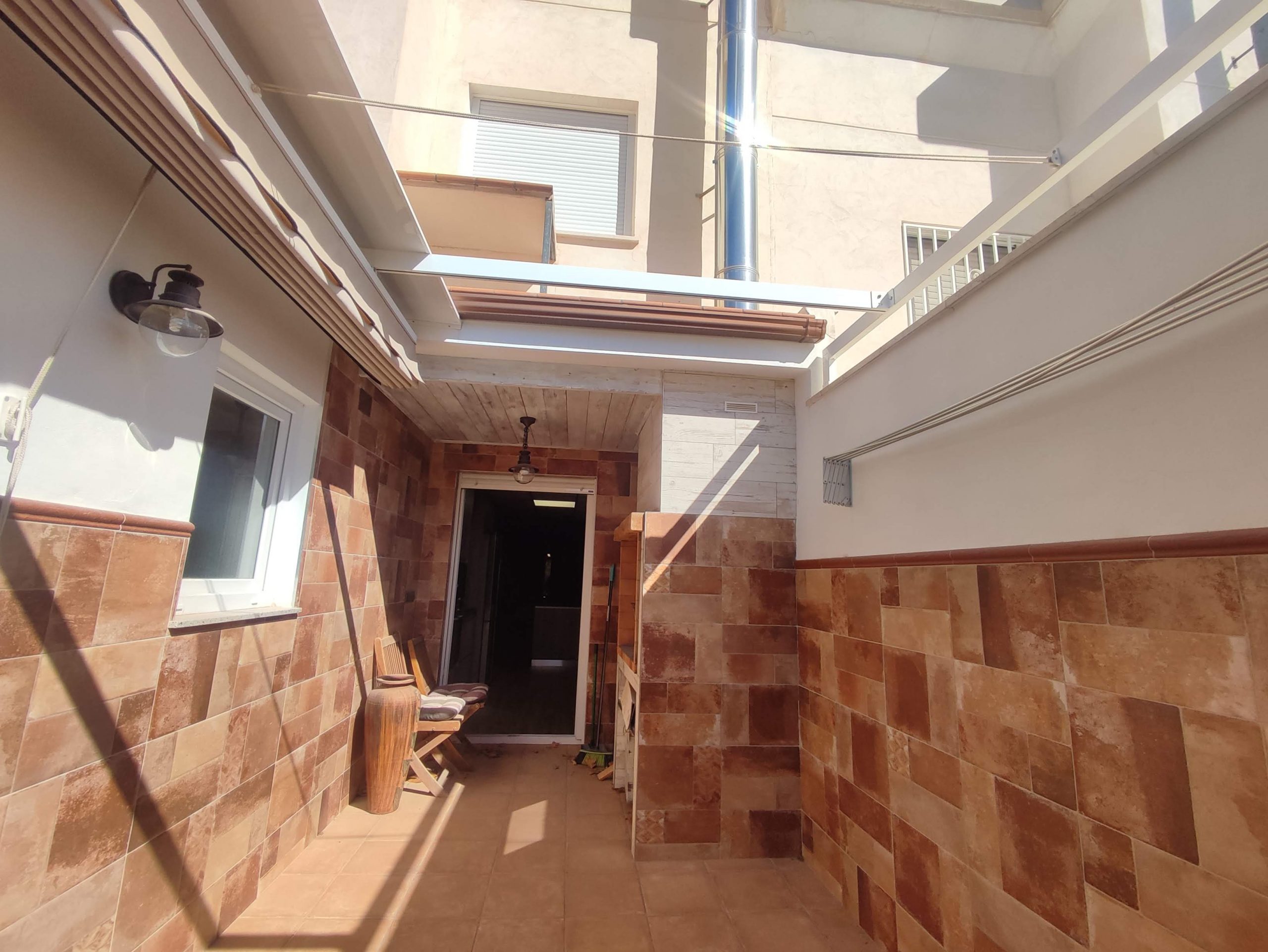 CASA ADOSADA CON AMPLIO LOCAL MAS DOS PLANTAS CON TERRAZAS - Image 18