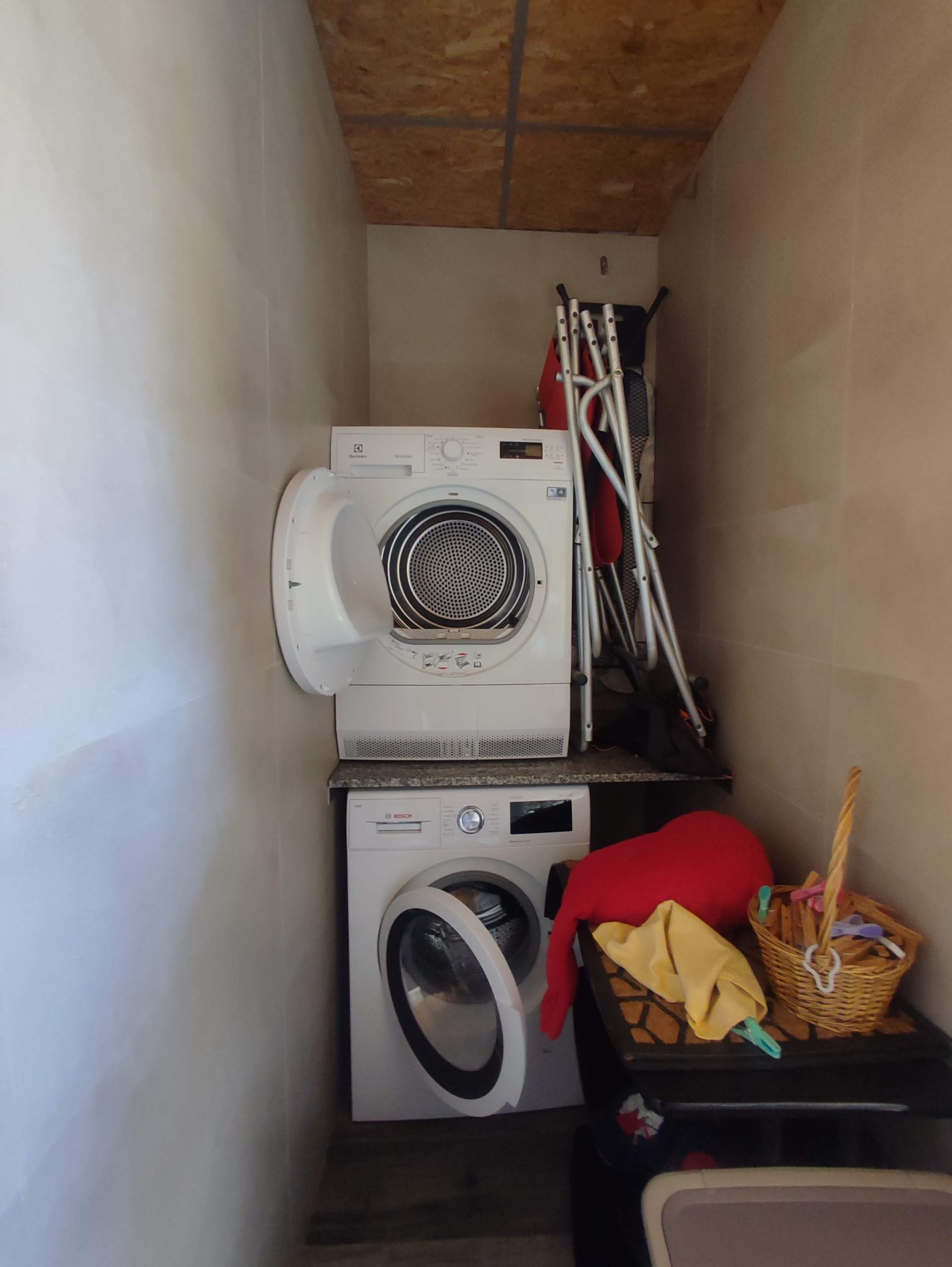 CASA ADOSADA CON AMPLIO LOCAL MAS DOS PLANTAS CON TERRAZAS - Image 36