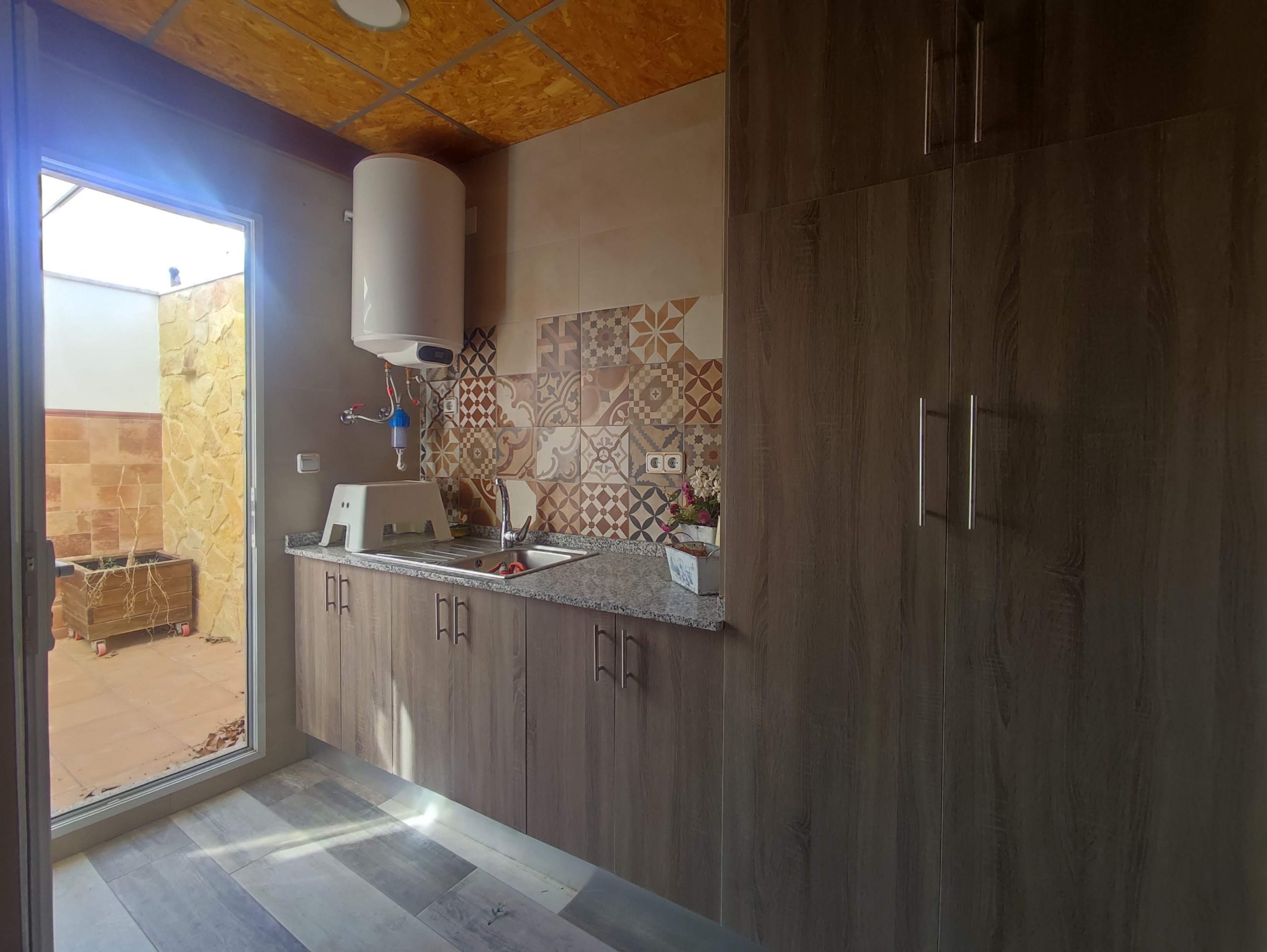 CASA ADOSADA CON AMPLIO LOCAL MAS DOS PLANTAS CON TERRAZAS - Image 16