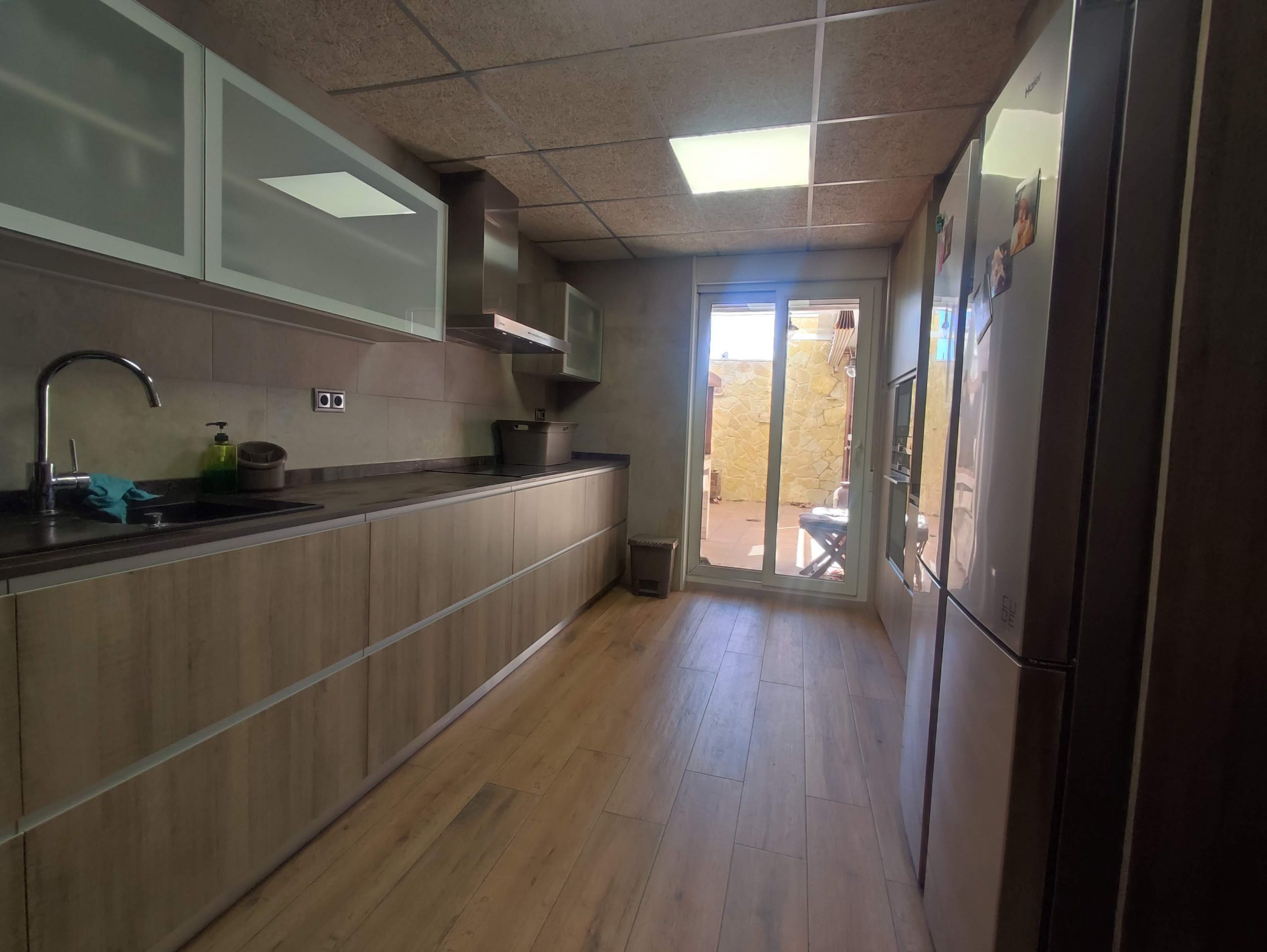 CASA ADOSADA CON AMPLIO LOCAL MAS DOS PLANTAS CON TERRAZAS - Image 15