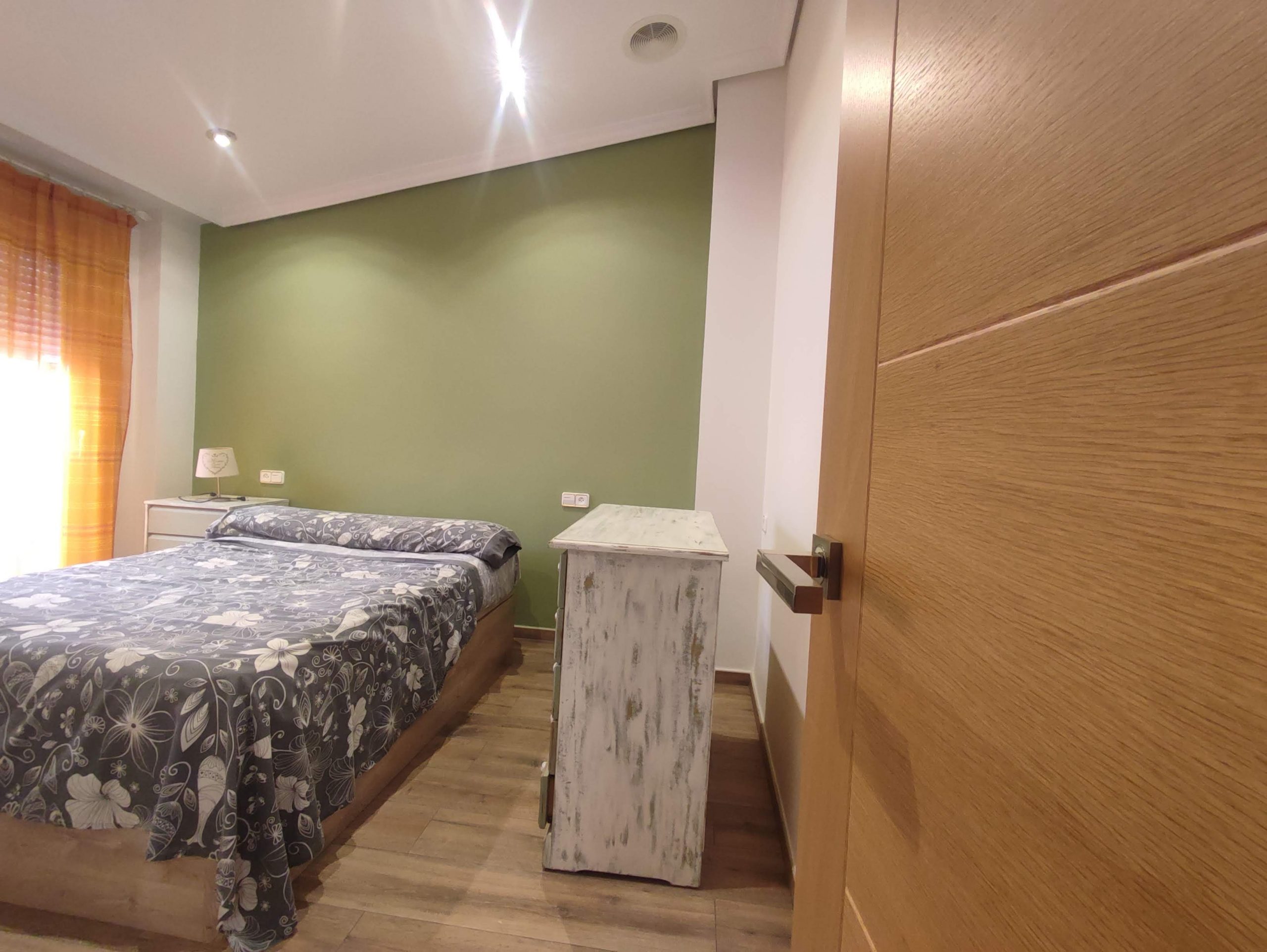 CASA ADOSADA CON AMPLIO LOCAL MAS DOS PLANTAS CON TERRAZAS - Image 23