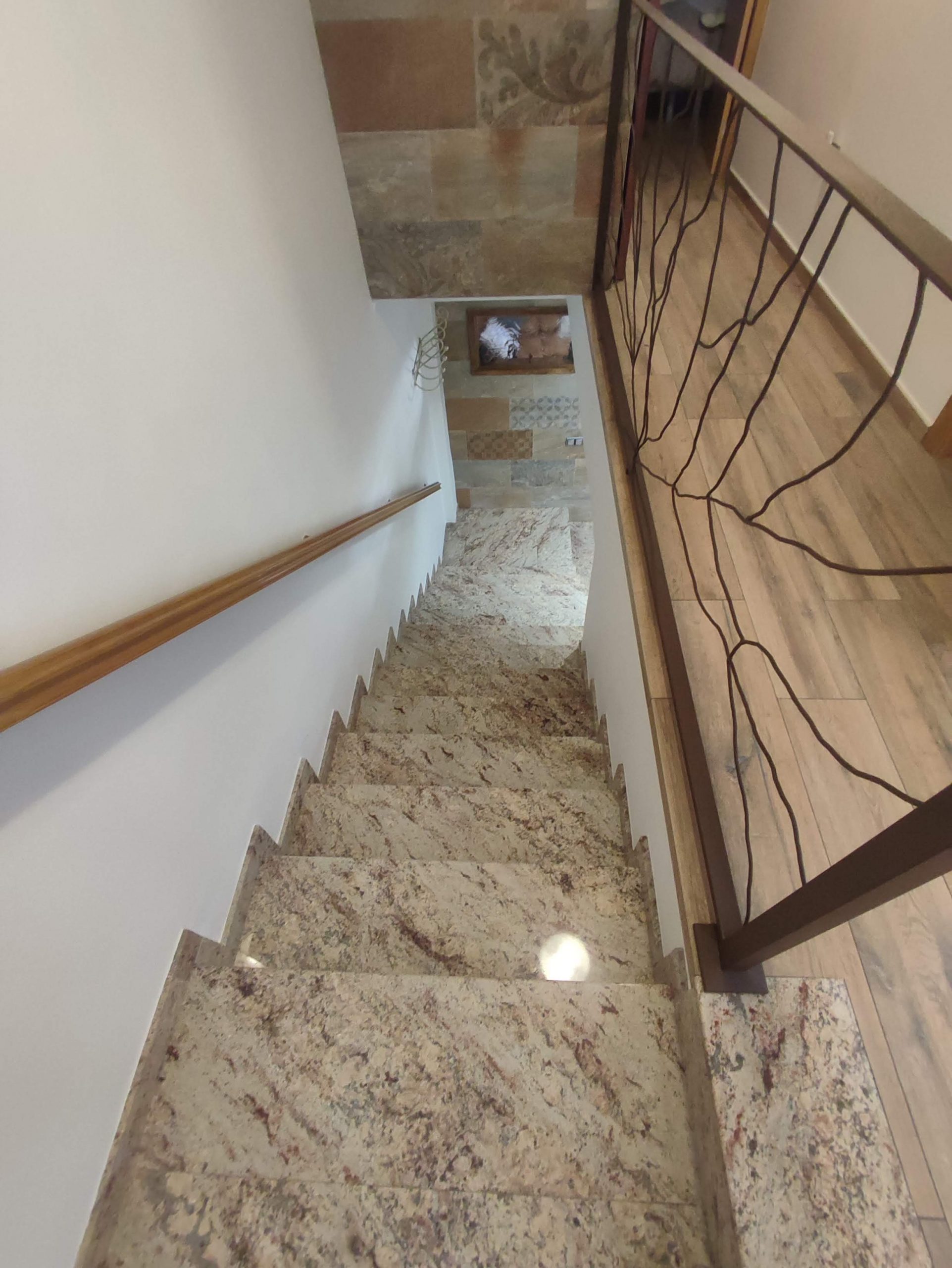 CASA ADOSADA CON AMPLIO LOCAL MAS DOS PLANTAS CON TERRAZAS - Image 33